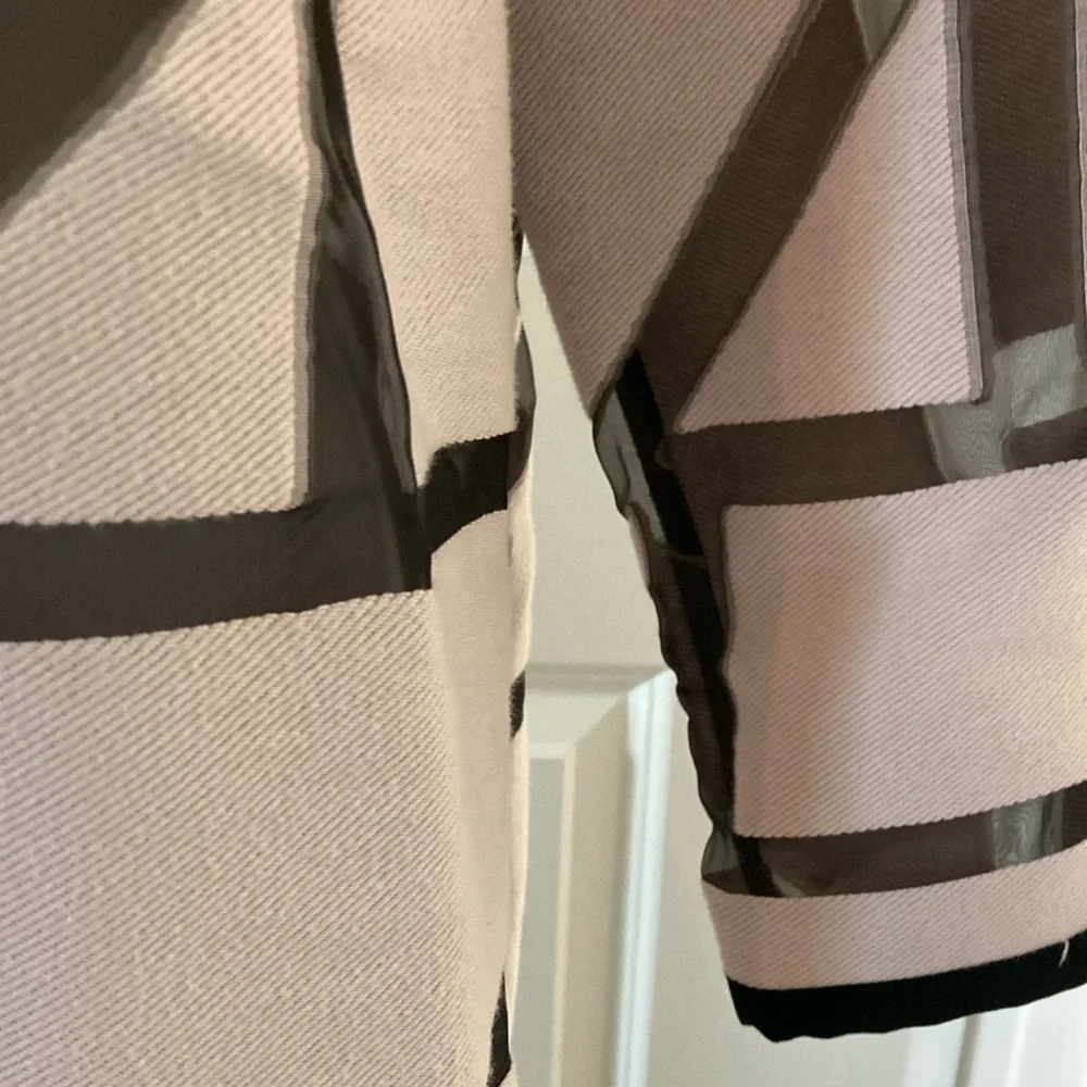 Carlisle White and Black Jacket with Geometric Design